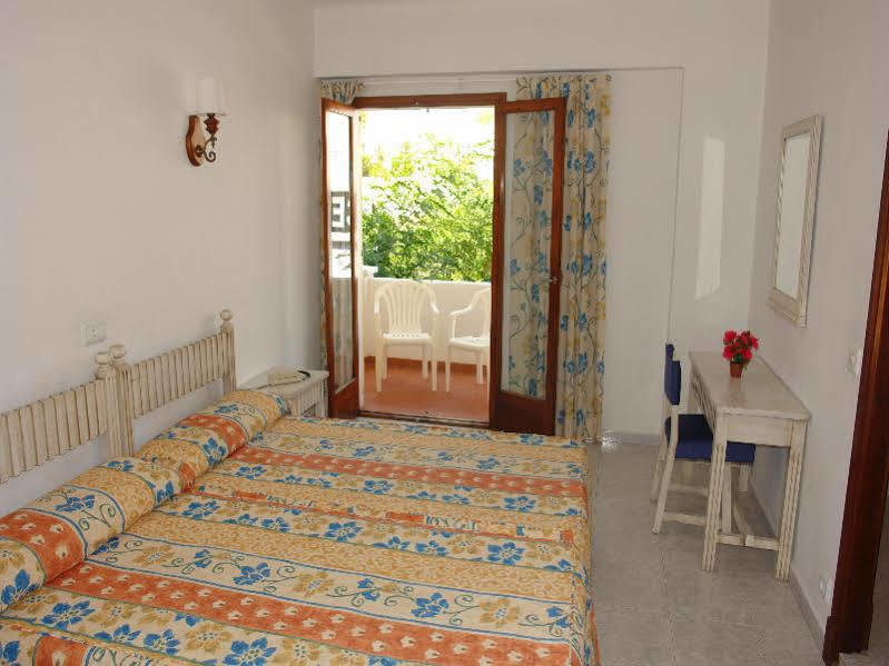 Hostal San Francisco Cala d'Or  Bagian luar foto