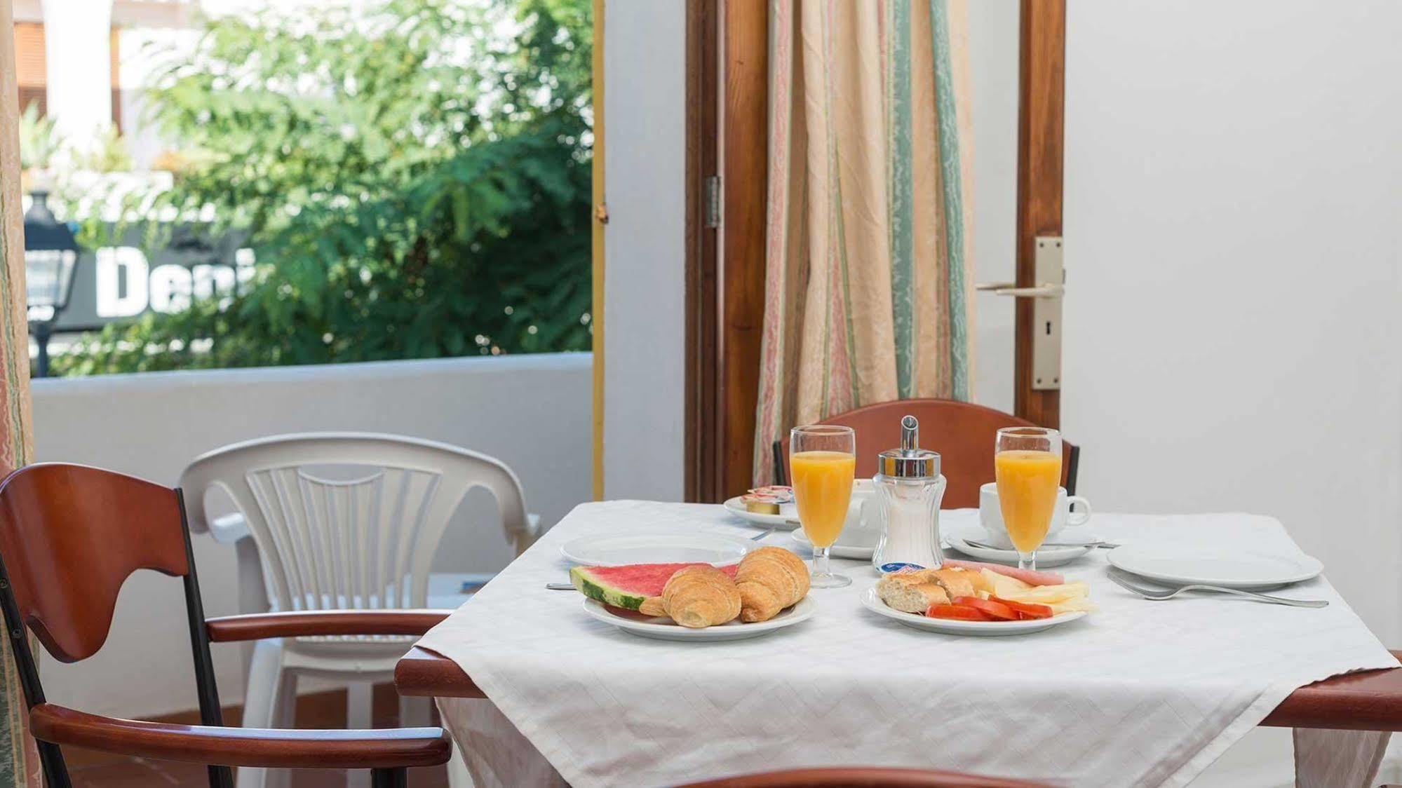Hostal San Francisco Cala d'Or  Bagian luar foto