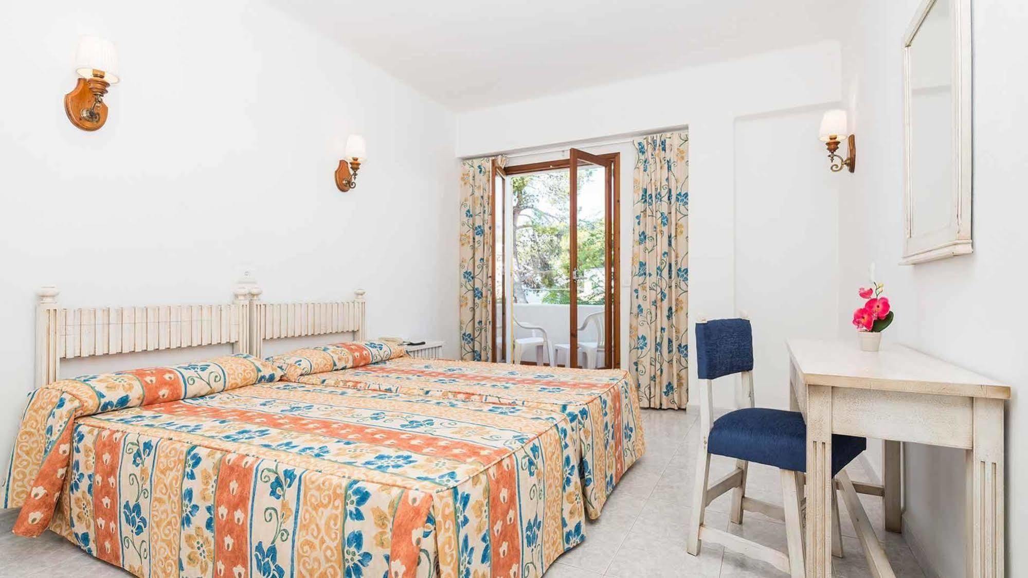 Hostal San Francisco Cala d'Or  Bagian luar foto